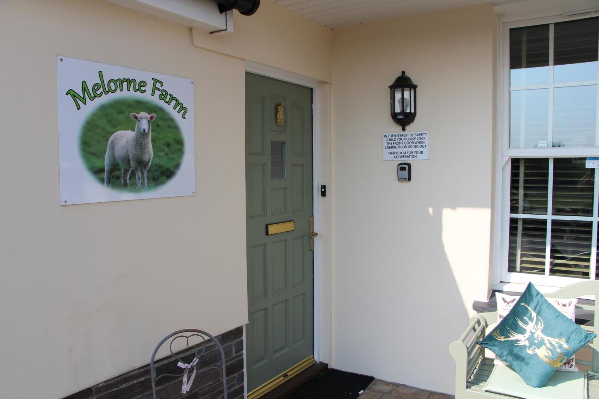 Melorne Farm Guest House คาเมลฟอร์ด ภายนอก รูปภาพ