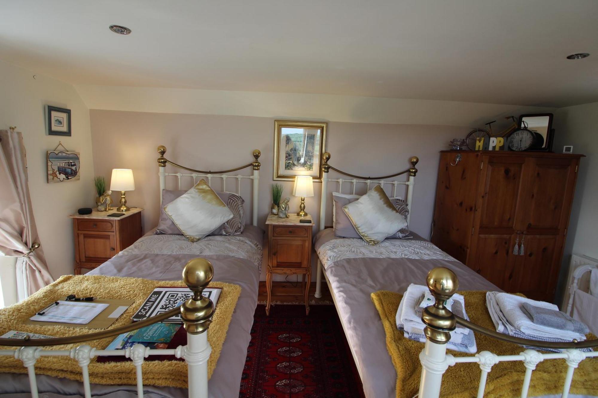 Melorne Farm Guest House คาเมลฟอร์ด ภายนอก รูปภาพ